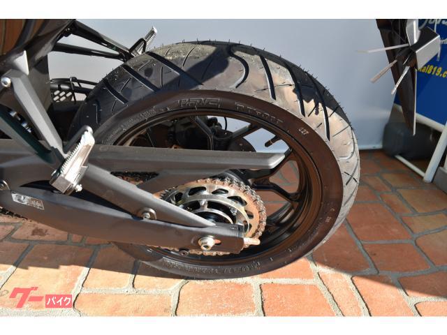 ヤマハ YZF-R25 2022年モデル 倒立フロントフォーク ヤマハ YZF-R25 2022年モデル 倒立フロントフォーク