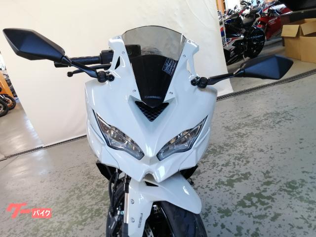 カワサキ Ninja ZX－4R SE パールロボティックホワイト