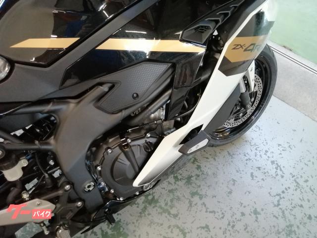 カワサキ Ninja ZX－4R SE パールロボティックホワイト