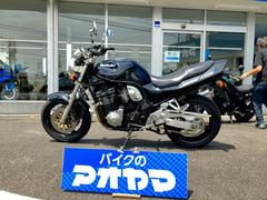 スズキ　ＧＳＦ１２００　油冷４サイクルＤＯＨＣ４バルブエンジン／４連キャブレター装備