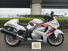 スズキ　ハヤブサ（ＧＳＸ１３００Ｒ　Ｈａｙａｂｕｓａ）　バックステップ　シングルシートカウル　フェンダーレス　カーボンタンクカバー