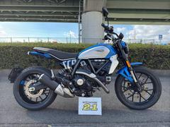 ＤＵＣＡＴＩ　スクランブラーアイコン　クイックシフター　ＵＳＢ　ＥＴＣ　グリップヒーター　外装キット　付き