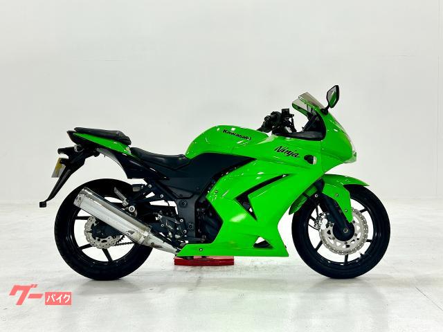 Ｎｉｎｊａ　２５０Ｒ　１１９３３Ｃ００４６　水冷ＤＯＨＣパラレルツインエンジン搭載　最高出力３１ｐｓ