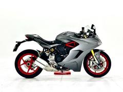 ＤＵＣＡＴＩ　スーパースポーツＳ　　１３２５５２００２６　シフトアップ／ダウン対応のクイックシフター、オーリンズ製リアサスを標準装備した「Ｓ」！