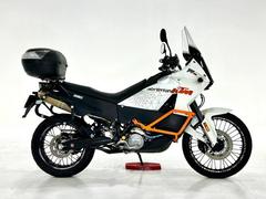 ＫＴＭ　９９０アドベンチャー　１２７７５６００１６　トップケース・パニアステー・ガード付き