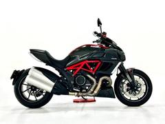 ＤＵＣＡＴＩ　ディアベル　カーボン　１１５３４９００２４　バックトルクリミッター・ＡＢＳにメーターバイザー付きです！