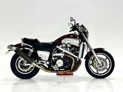 ヤマハ　ＶＭＡＸ　ＵＳ仕様　１３３０４Ｂ０００１　ＳＰ忠男スーパーコンバットマフラー、アクティブ製サブフレームなどカスタム多数！