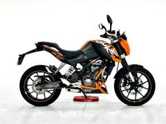 ＫＴＭ　１２５デューク　１２８８４６００１９　ハンドガード・メッシュブレーキホース・エンジンガード付