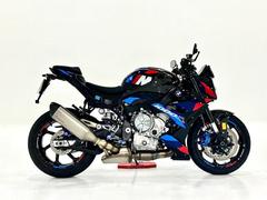 ＢＭＷ　Ｍ１０００Ｒ　１０１８５３００３３　車名の「Ｍ」は本気の証！アクラポヴィッチ製サイレンサー・専用ウイングレット装備！