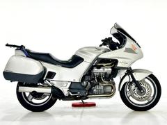 ホンダ　ＳＴ１１００　パンヨーロピアン　１１９１３８００１４　世にも珍しい縦置きＶ４エンジン搭載のツアラー