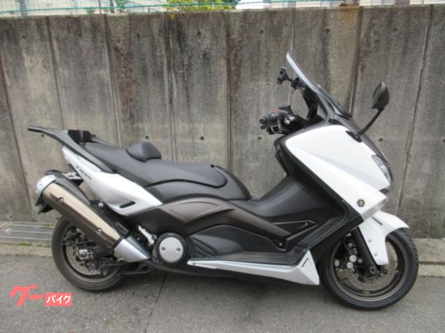 ＴＭＡＸ５３０　２０１２年モデル　ホワイト　逆車　リヤキャリア　グリップヒーター　スマホホルダー　ＵＳＢ／ＤＣソケット　マルチバー