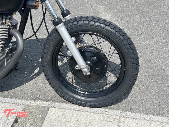 ヤマハ SR400 ロングフォークチョッパー NEWパーツ多数