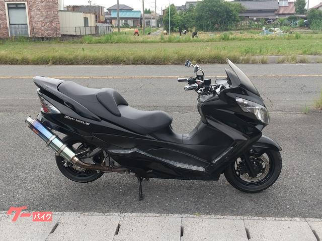スカイウェイブ２５０　タイプＳ　ＣＪ４６Ａ　ＦＩ車　社外マフラー　ハンドル　ミラー　グリップ　サイドバイザー付き　ブラック
