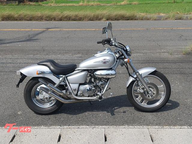 ＭＡＧＮＡ　ＦＩＦＴＹ　２本出しスラッシュカットマフラー　クリアレンズ　バッテリー新品　キャブＯＨ済　シルバー