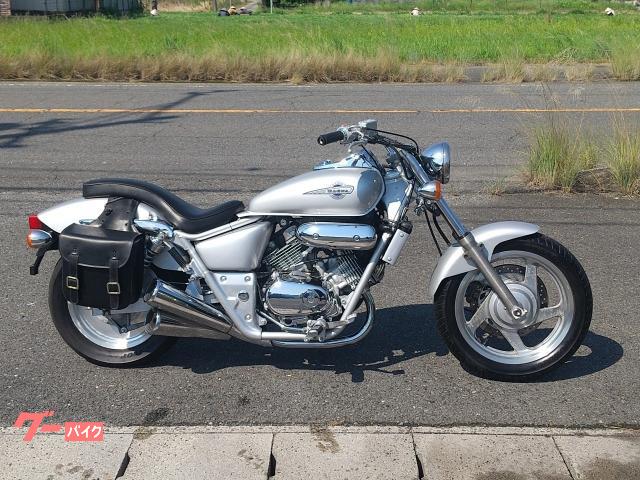 Ｖ−ＴＷＩＮ　ＭＡＧＮＡ　ノーマル車両　サイドバック付き　Ｖ型２気筒　オイル交換　キャブＯＨなど