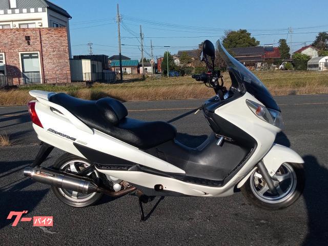 スカイウェイブ２５０　ＣＪ４３Ａ　ＦＩ車　ヨシムラマフラー　ワイドスクリーン　ハンドル改　オイル交換　プラグ交換　ホワイト