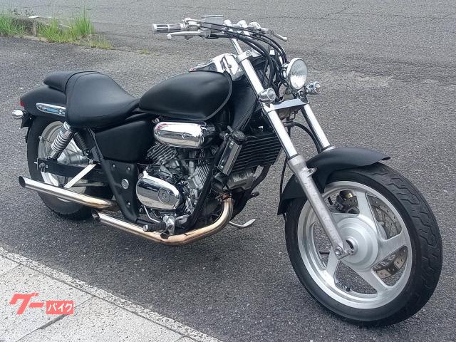 ホンダ V－TWIN MAGNA スラッシュカットマフラー 一文字