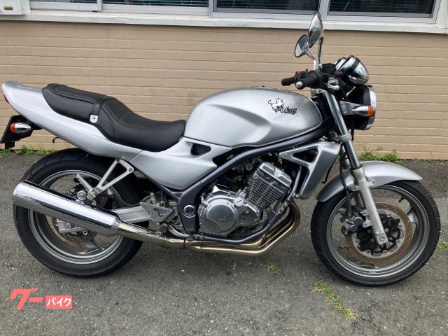 ＢＡＬＩＵＳ　ノーマル車　シルバー　４気筒エンジン