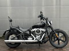 ＨＡＲＬＥＹ−ＤＡＶＩＤＳＯＮ　ＦＸＢＢ　ソフテイル　ストリートボブ１１７　エンジンガード　シーシーバー　スイングアームバッグ　グリップ　ペグ　コイルカバー