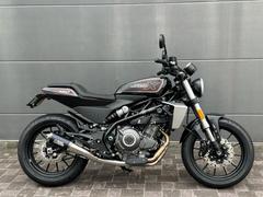 ＨＡＲＬＥＹ−ＤＡＶＩＤＳＯＮ　Ｘ３５０　Ｂｌａｃｋ　Ｐａｒａｄｅｓ製マフラー　エンジンスライダー　フェンダーレスキッド　社外ミラー