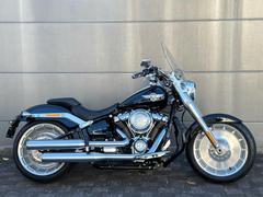 ＨＡＲＬＥＹ−ＤＡＶＩＤＳＯＮ　ＦＬＦＢ　ソフテイル　ファットボーイ　ＥＴＣ　エンジンガード　ウィンドシールド　サドルバック　ヒールシフター　ウィンカーレンズ