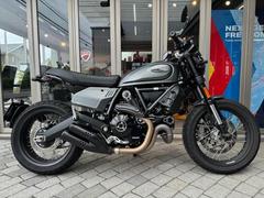 ＤＵＣＡＴＩ　スクランブラーナイトシフト認定中古車