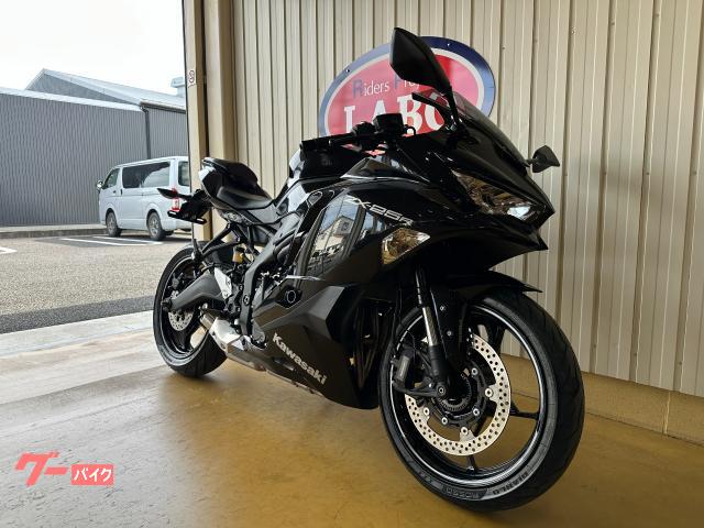 カワサキ Ninja ZX－25R SE 純正ブラック外装交換