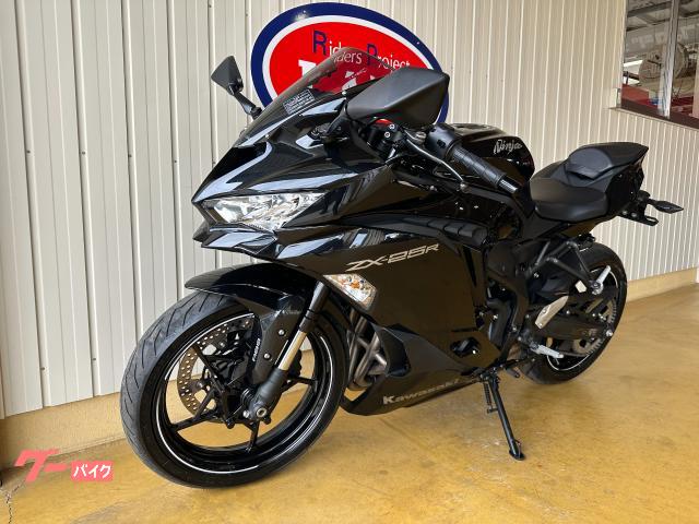 カワサキ Ninja ZX－25R SE 純正ブラック外装交換