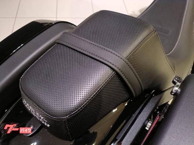 Harley-Davidson スイッチバック 2UPシート ハーレーパーツ＆用品・ラッキースカル / 【ハーレー純正