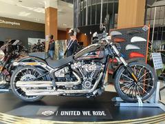 ＨＡＲＬＥＹ−ＤＡＶＩＤＳＯＮ　ＦＸＢＲ　ソフテイル　ブレイクアウト　フルノーマル車　メーカー保証２０２７年７月まで