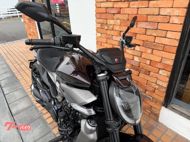 DUCATI X V4 — миниатюра 2