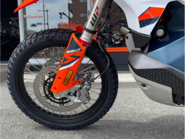 KTM 890アドベンチャーR アクラポビッチカーボンマフラー装着