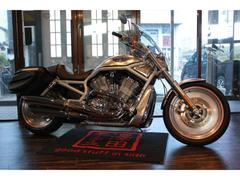 ＨＡＲＬＥＹ−ＤＡＶＩＤＳＯＮ　ＶＲＳＣＡ　Ｖロッド１００ｔｈモデル　シールド　サドルバッグ装備