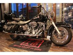 ＨＡＲＬＥＹ−ＤＡＶＩＤＳＯＮ　ＦＬＳＴＣ　ヘリテイジソフテイルクラシック　ナセルカスタム　インジェクションチューニング　左右出しマフラー他カスタム多数