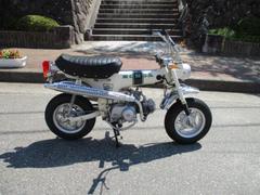 ホンダ　ＤＡＸ５０　前後タイヤチューブ・エアクリーナーケース・・バッテリー・ハンドルグリップ・ステップラバー・ドライブチェーン新品