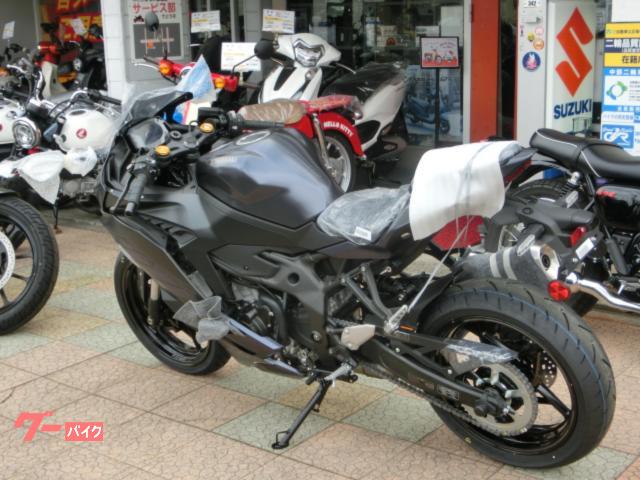 カワサキ「Ninja ZX-4R SE」「Ninja ZX-4RR」2025年モデル発売