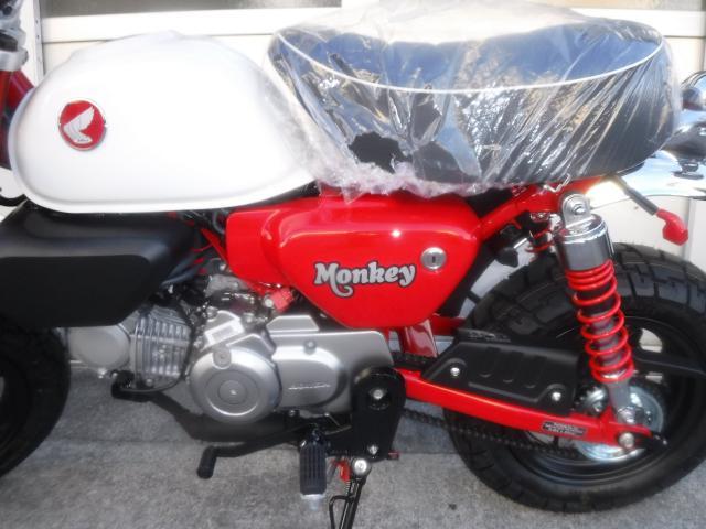 【中古・お買得品】HONDA モンキー125 \r
純正フロント・ハンドル廻り一式 モンキー125/ホンダの新車・中古バイクを探すなら｜ウェビック