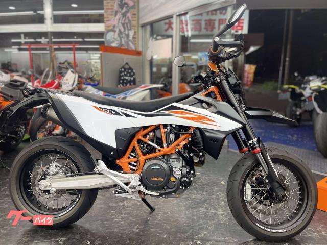 ６９０ＳＭＣ　Ｒ　ローダウン仕様　アクラポビッチスリップオンマフラー　ＥＴＣ　エルゴシート　ウェーブディスクローター