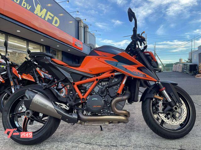 １２９０スーパーデュークＲ　ＥＴＣ　アクラポヴィッチスリップオンマフラー　フェンダーレス　クイックシフター　アクセサリー多数