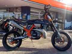 ＫＴＭ　２５０ＥＸＣ　モタード　エンジンカバー　ＬＥＤ　ブレーキディスクガード　スィングアームプロテクション　シリンダープルテクション