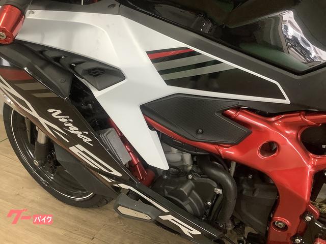 あページ カワサキ Ninja ZX－25R SE アクラポビッチマフラー