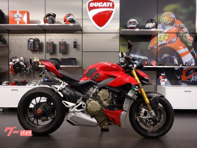 ストリートファイターＶ４Ｓ　ＥＴＣ　アクスルスライダー　フェンダーレス　スマホマウント　ＵＳＢ　グリップヒーター　車検２年付