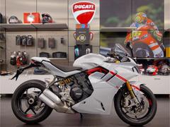 ＤＵＣＡＴＩ　スーパースポーツ９５０Ｓ　ストライプカラー