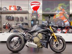 ＤＵＣＡＴＩ　ストリートファイターＶ４Ｓ　グレイ・ブラック