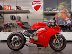 ＤＵＣＡＴＩ　パニガーレＶ４　Ｓ　カーボンＦ・Ｒフェンダー　ＲＩＺＯＭＡレバー　カーボンクラッチカバー　室内カバー　シングルシートカウル　ＥＴＣ