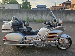 ホンダ　ゴールドウイング　ＧＬ１８００
