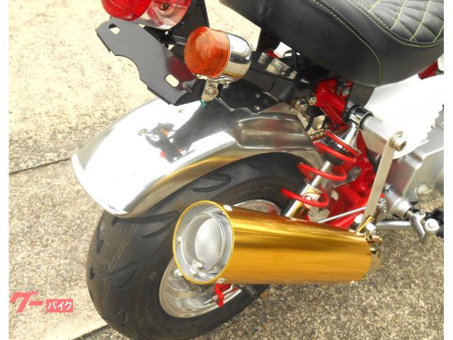 ホンダモンキー4L仕様、12V仕様 シート形状や4.5Lタンクもまんま！12V仕様のホンダ「モンキー」を1/12