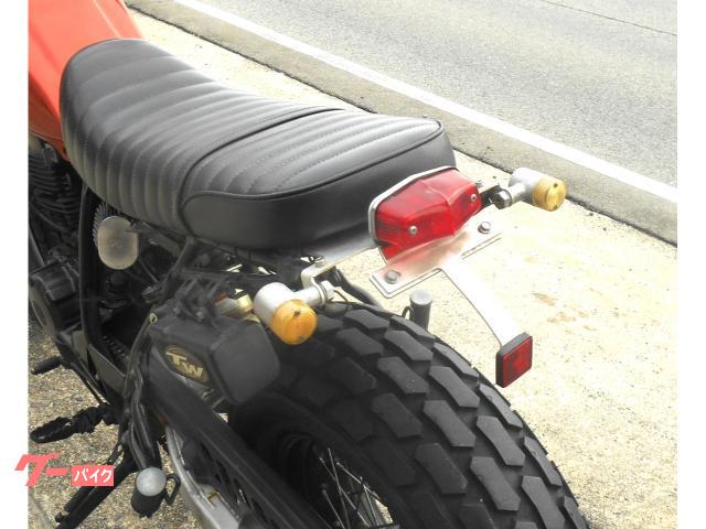 ヤマハ TW200E ダウンマフラー フラットシート|Custom ヤマハ TW200E ダウンマフラー フラットシート|Custom