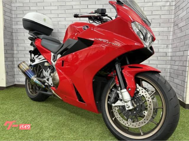 ＶＦＲ８００Ｆ　ワイバンマフラー・リアボックス装備