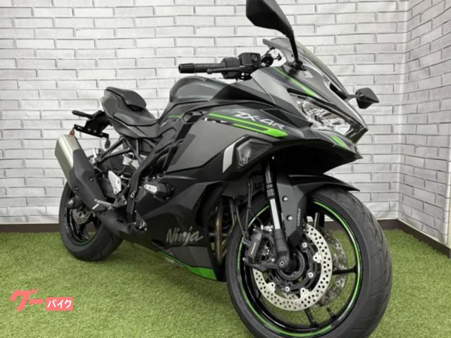 Ｎｉｎｊａ　ＺＸ−４Ｒ　ＳＥ　マウントバー一体型ＵＳＢ電源とスマホホルダー装備